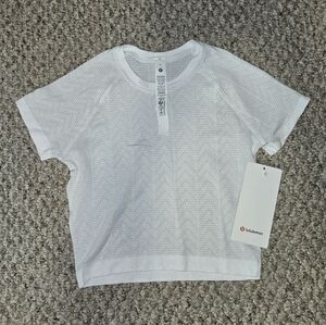 NWT Lululemon Swiftly Pointelle Short-Sleeve Cropped Shirt White Women's Size 6